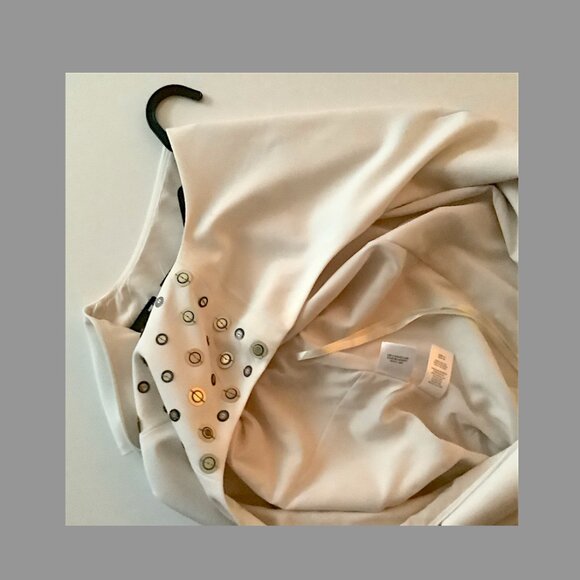 Nine West Sleeveless, Cream Dress w/ embellishments, Size 14, lined w/ side zip - Picture 13 of 16